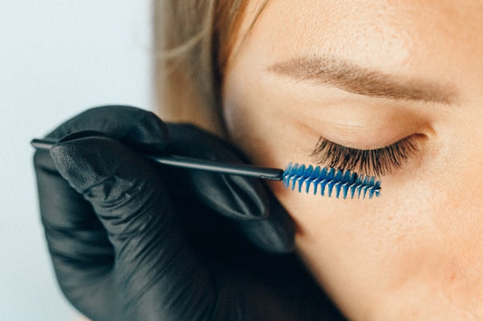 7 Tips to Get Your Lashes to Last Longer